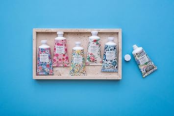 Cath Kidston كريم يد كاث كيدستون 50 مل زبدة الشيا ليدين ناعمتين ومرطبتين برائحة زهر التفاح وزهر البيلسان حجم جيب وسفر هدية تجميل لها خالية من القسوة ميوز ديتسي - Image 4
