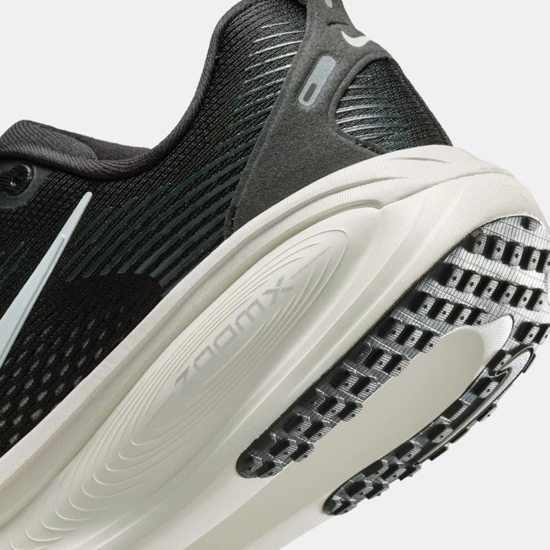 Nike Women's Vomero 18 Road Running Shoes