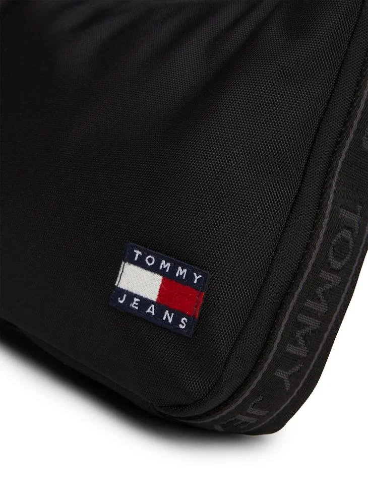 تومي جينز Top Handle Zip Over Satchel