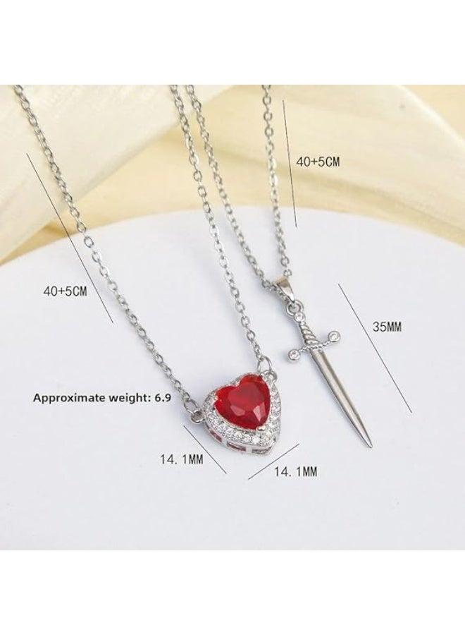 فيروز جوليري قلادة كابلز بتصميم قلب وسيف من الستانلس ستيل عالي الجودة تجمع بين رمزية الحب والقوة في قطعة أنيقة وفريدة، ، مثالية للأزواج والعشاق،من فيروز جوليري. - Image 2