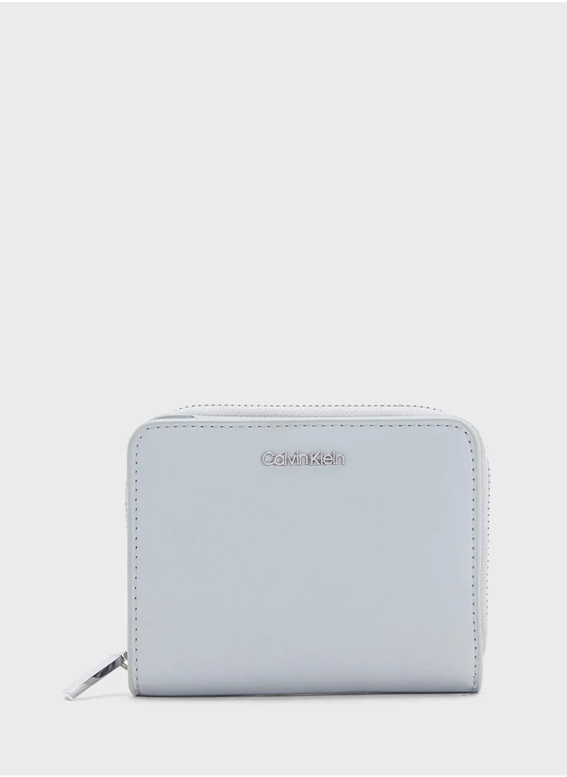 كالفن كلاين MEDIUM ZIP WALLET
