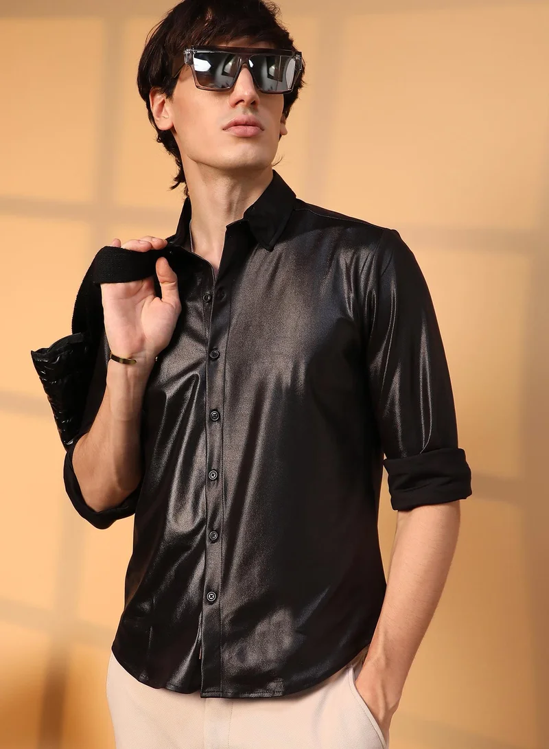 Campus Sutra Campus Sutra Men's Obsidian Black Solid Suede Shirt For Casual Wear | Spread Collar | Long Sleeve | Button Closure | Shirt Crafted With Comfort Fit For Everyday Wear