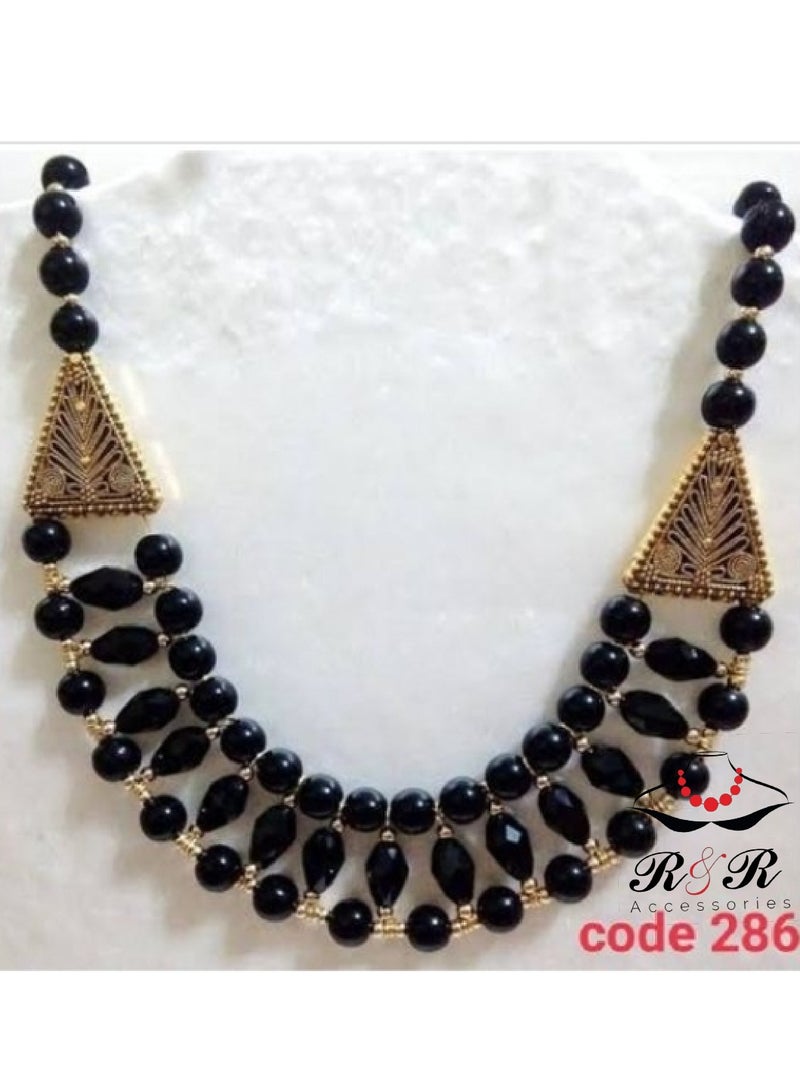 R&R Multi-layered women's necklace made of black Majorca pearls and black crystals