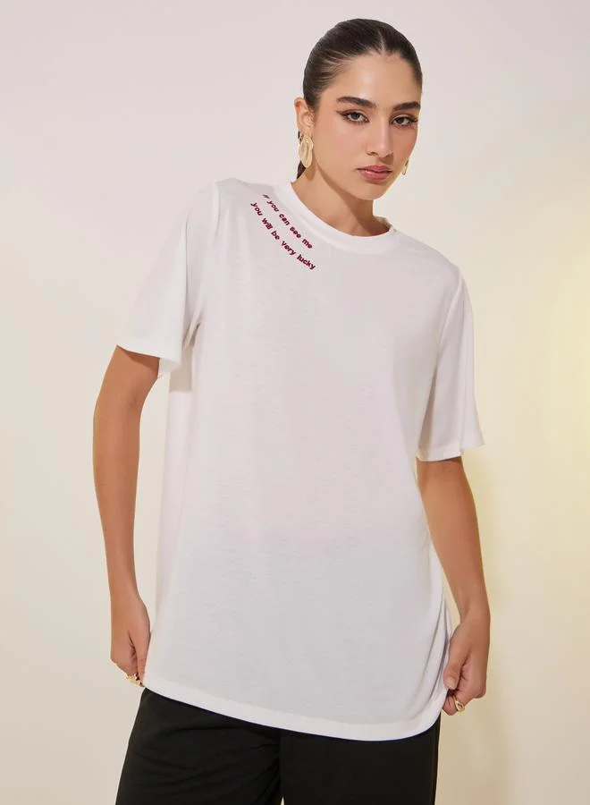 تايك تو تيشيرت دائري بياقة سادة بتفاصيل