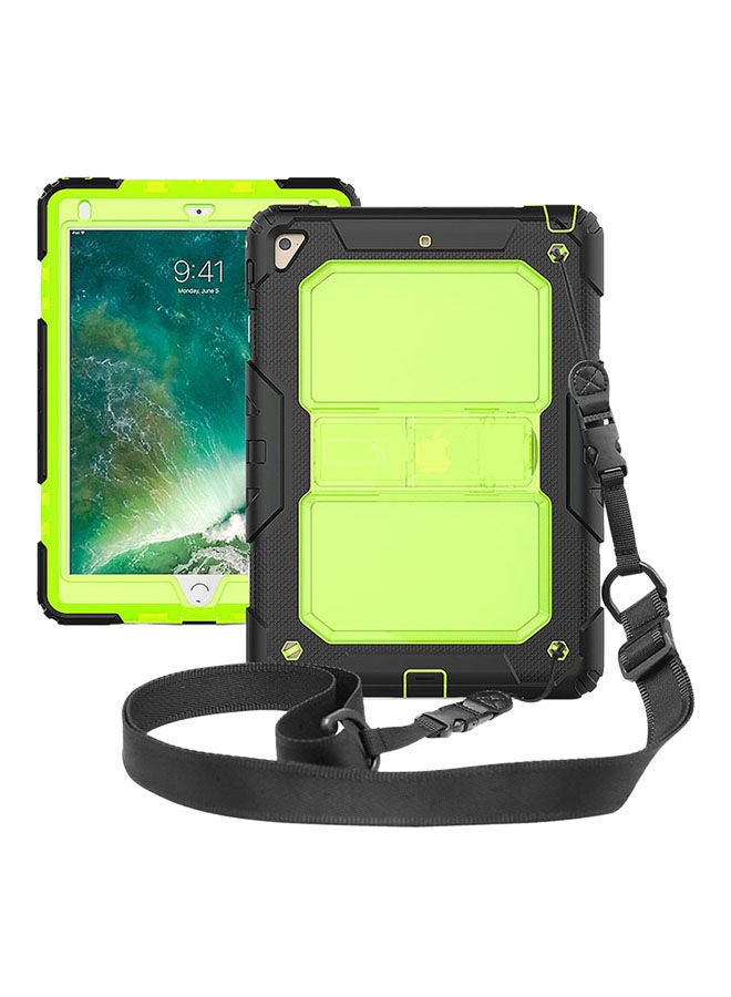 غطاء حماية واقٍ لجهاز الآي باد 9.7 (2018) أخضر