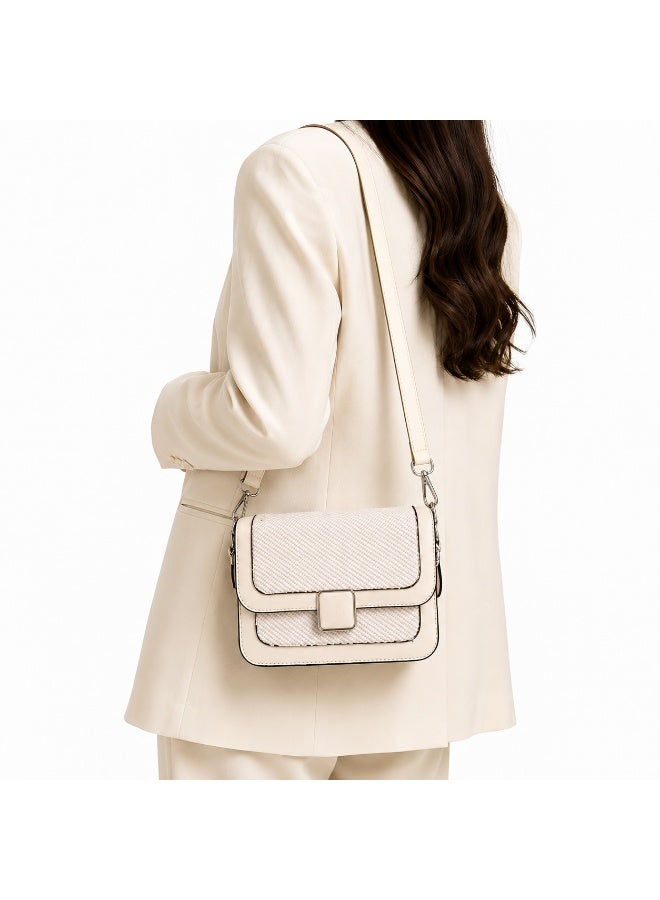 Elegant women's leather shoulder bag with a gold metal clasp - Image 1