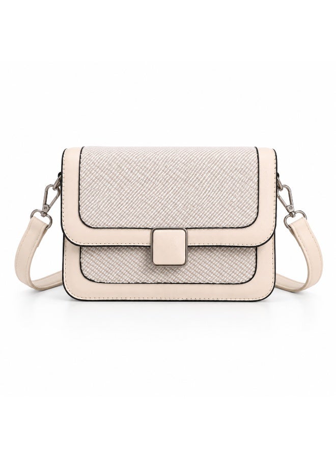 Elegant women's leather shoulder bag with a gold metal clasp - Image 4