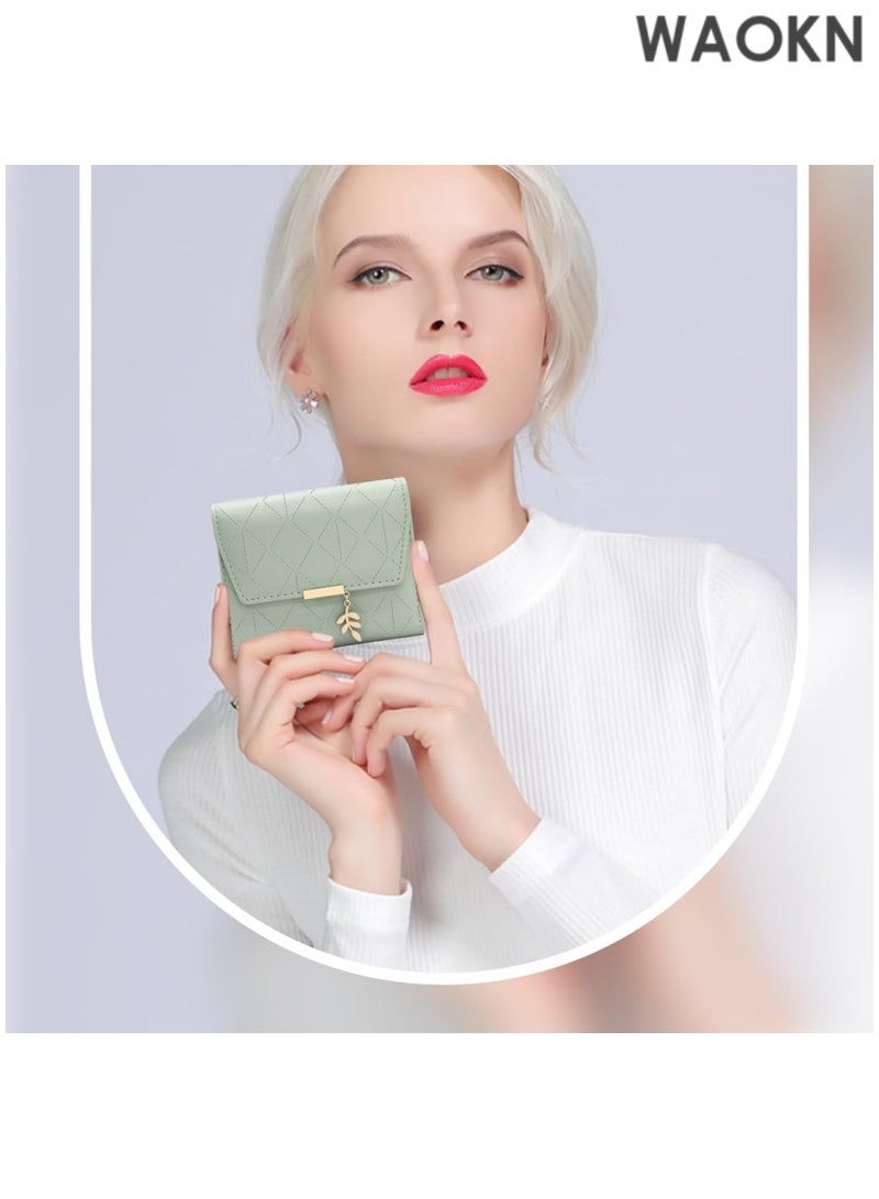 دبليو أيه أو كي أن محفظة نسائية صغيرة مصنوعة من جلد نباتي ناعم مع العديد من الجيوب، محفظة صغيرة للنساء مع فتحات للعملات والبطاقات، أخضر 1، عصري - Image 3