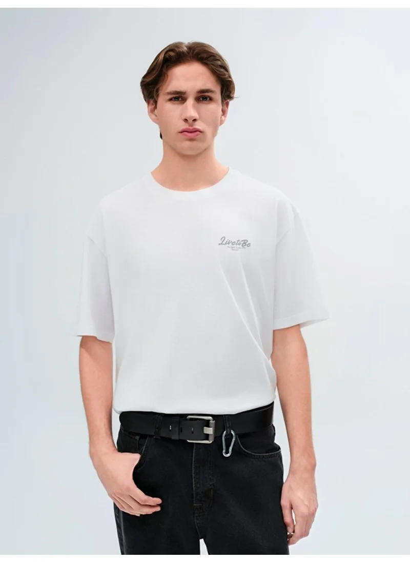 إل تي بي White T-Shirt