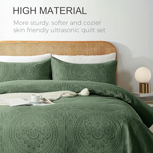 WURUIBO King/Cal King Quilt Set Olive Green,Ultrasonic Embossed Bedspread, Lightweight Microfiber Coverlet, Modern Thin Bedding Set for All Season, 3 Piece(1 Quilt,2 Pillow Shams) - Image 3