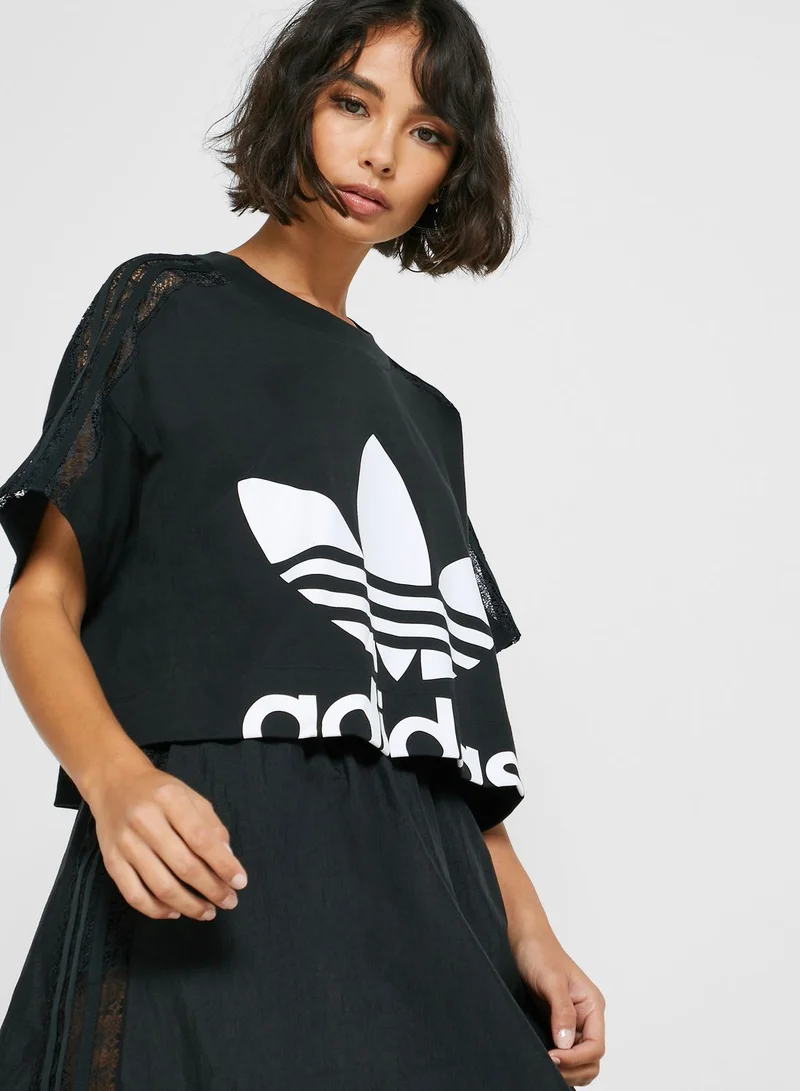adidas Originals Trefoil Cropped T-Shirt