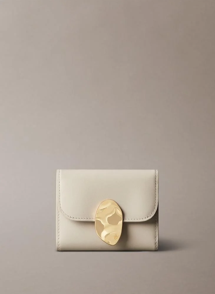 كالفن كلاين Causal Stone Lock Trifold Wallet