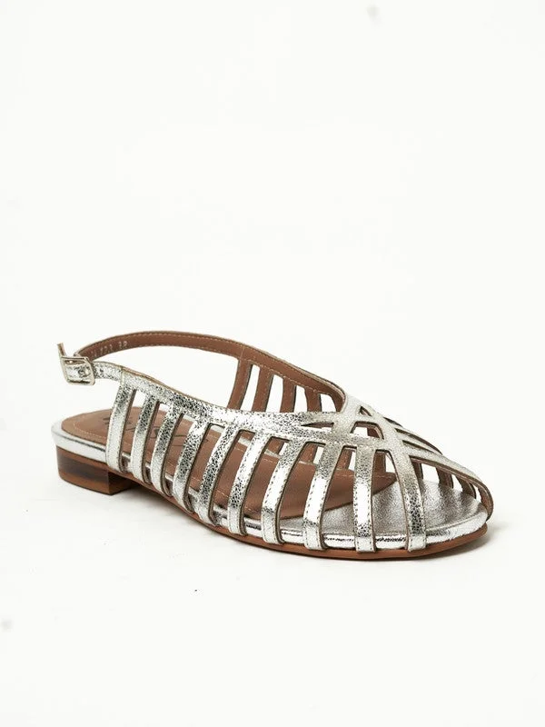 ييزو صنادل نسائية مسطحة سهلة الارتداء - أحذية مريحة وأنيقة للاستخدام اليومي