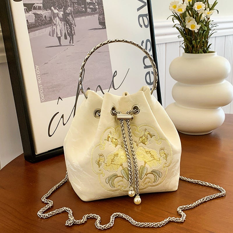 New Chinese-style Embroidered Bucket Crossbody Bag - Image 4