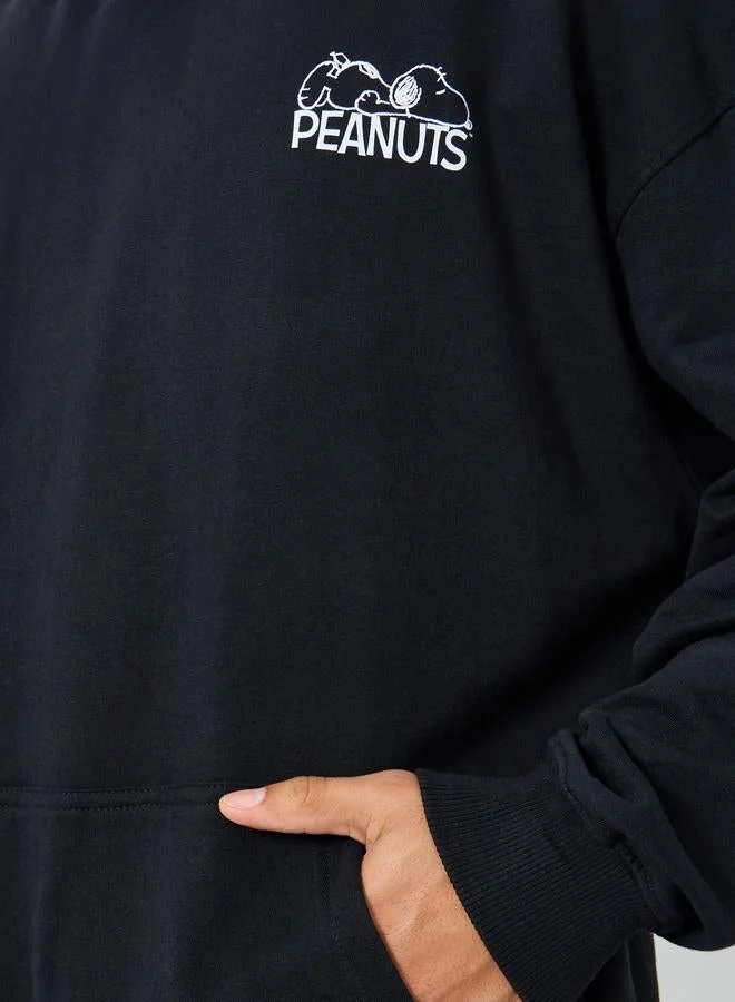 Styli Men Black Snoopy Graphic Print Oversized Hoodie