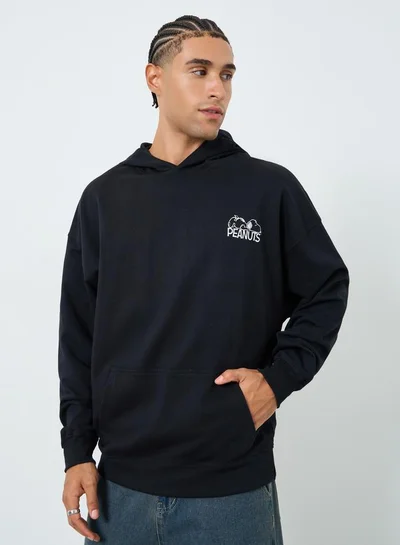 Styli Men Black Snoopy Graphic Print Oversized Hoodie