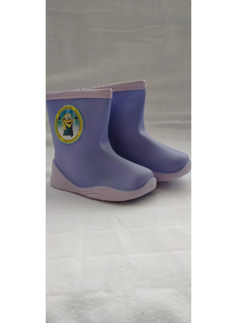 بوت مطر سيليكون للبنات – لون بنفسجي مقاوم للماء بشخصية مينيونز (مقاس 26–27) - Image 2