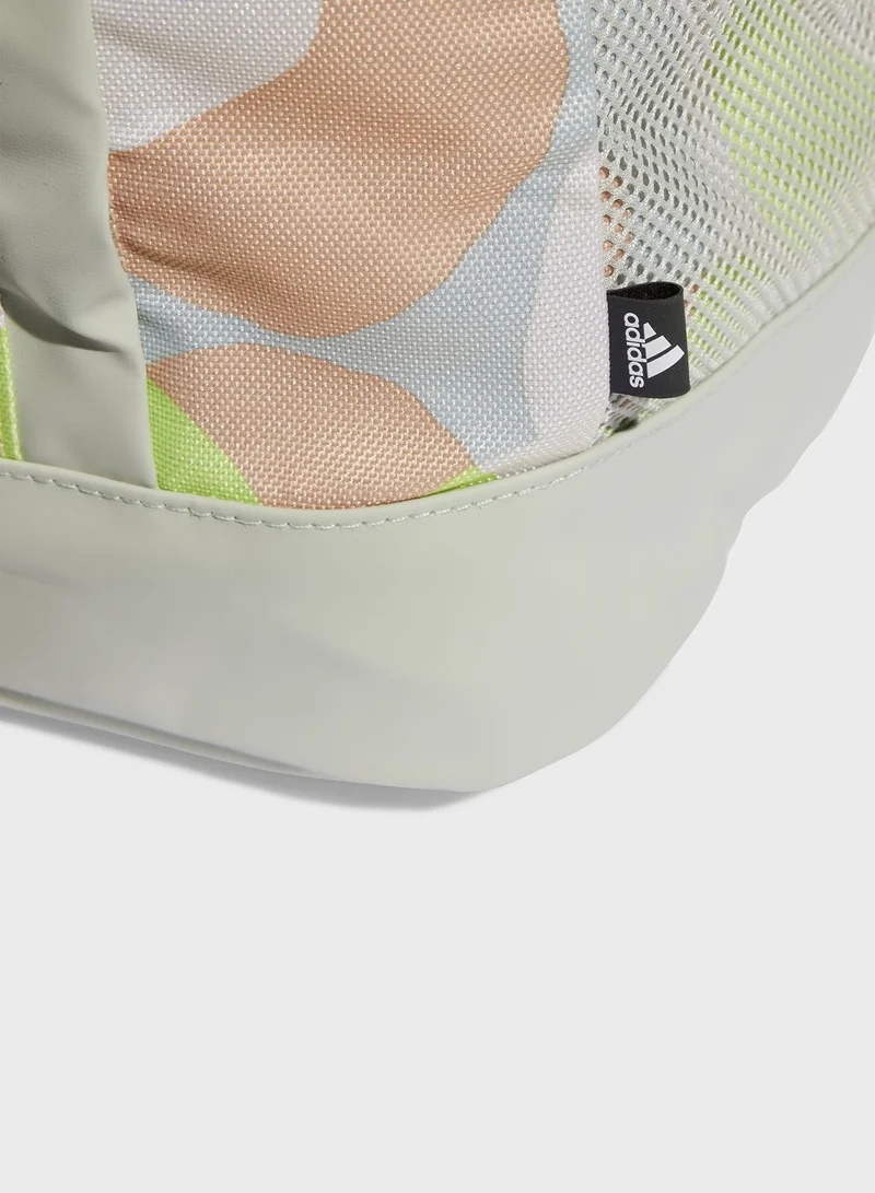 adidas حقيبة ظهر مزينة برسوم