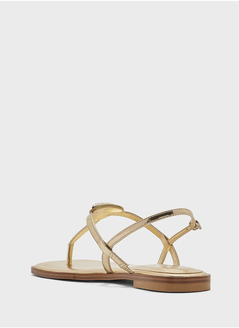 جس Rainey Flat Sandals