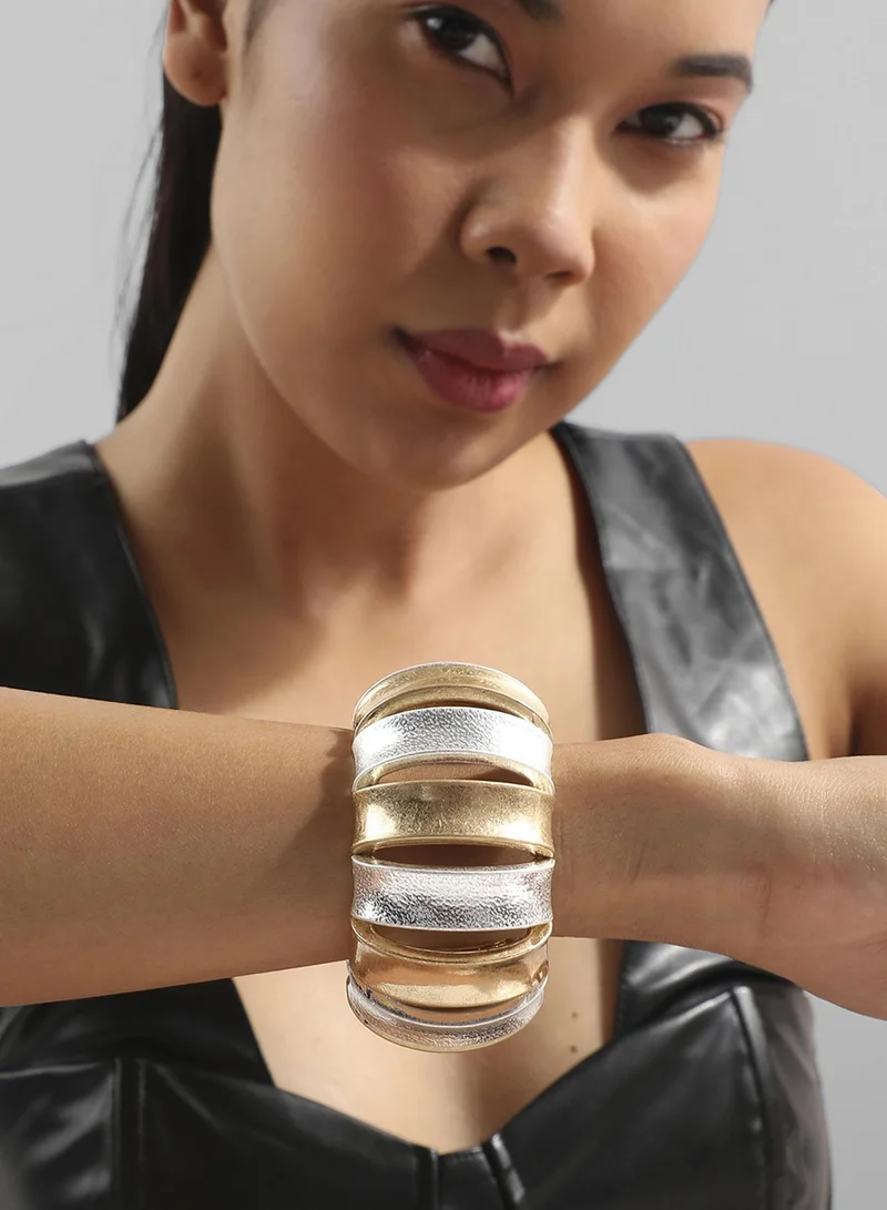 SOHI Contrast Curve Statement Artificial Bracelet Jewellery