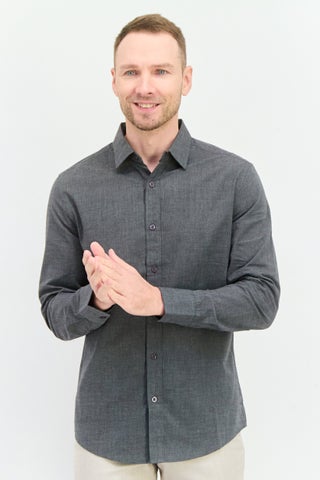 Men Regular Fit Solid Long Sleeves Casual Shirt, Grey - pzsku/Z54144560BCA507025A7AZ/45/1746224429/237fb878-5526-4c6c-b5b6-14772a09f06d