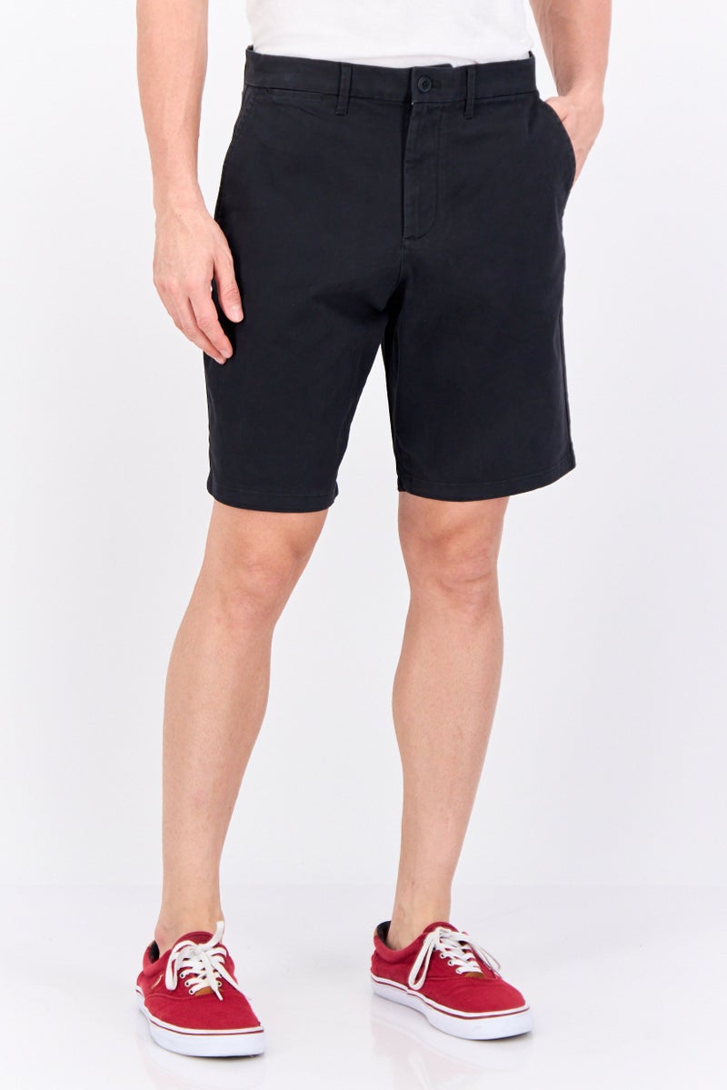 GAP شورتات تشينو للرجال بطول 10 إنش، أسود - Image 1