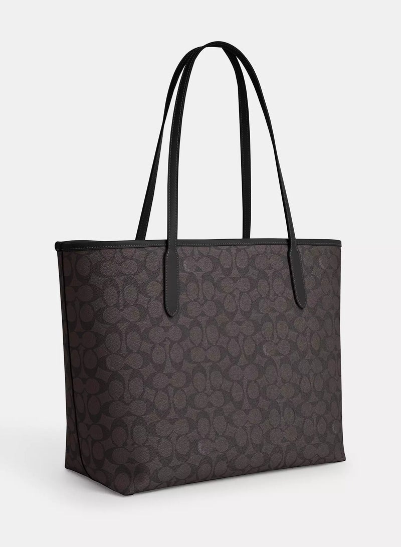 كوتش اوت ليت حقيبة توت كوتش سيتي من قماش سيجنيتشر، حقيبة كروس نسائية، حقيبة يد نسائية، حقيبة كتف نسائية، حقيبة سفر نسائية، لون الجوز الأسود - Image 3