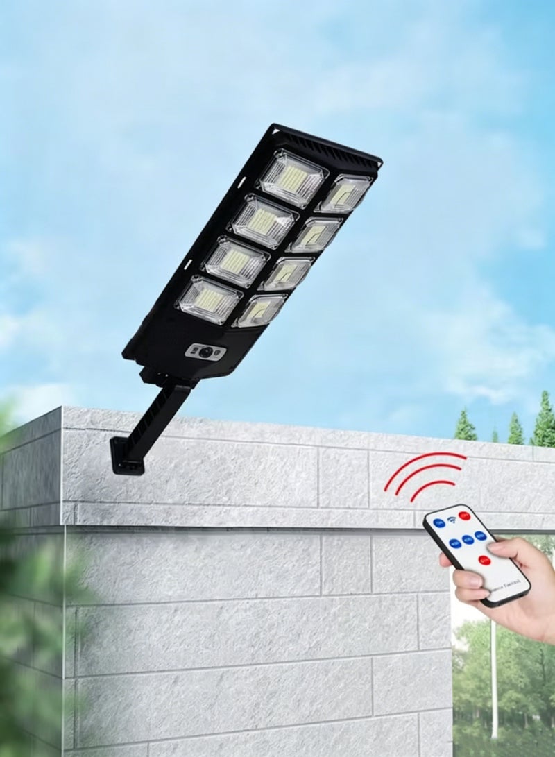 مصابيح خارجية تعمل بالطاقة الشمسية، 336 مصباح LED، تصنيف مقاومة للماء IP65، مصنوعة من بلاستيك ABS، مزودة بمستشعر حركة PIR، مناسبة لمواقف السيارات، ساحات الملاعب، المرائب، الحدائق، الجدران، والشوارع. - Image 1