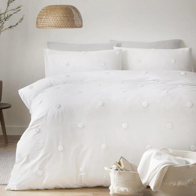 SIGNATURE DUVET COVER SET DOUBLE DOT GARDEN DESIGN 100 COTTON BEDDING WHITE WITH WHITE POLKA DOTS INCLUDES 1 DUVET COVER 200X200CM 2 PILLOWCASES 50X75CM