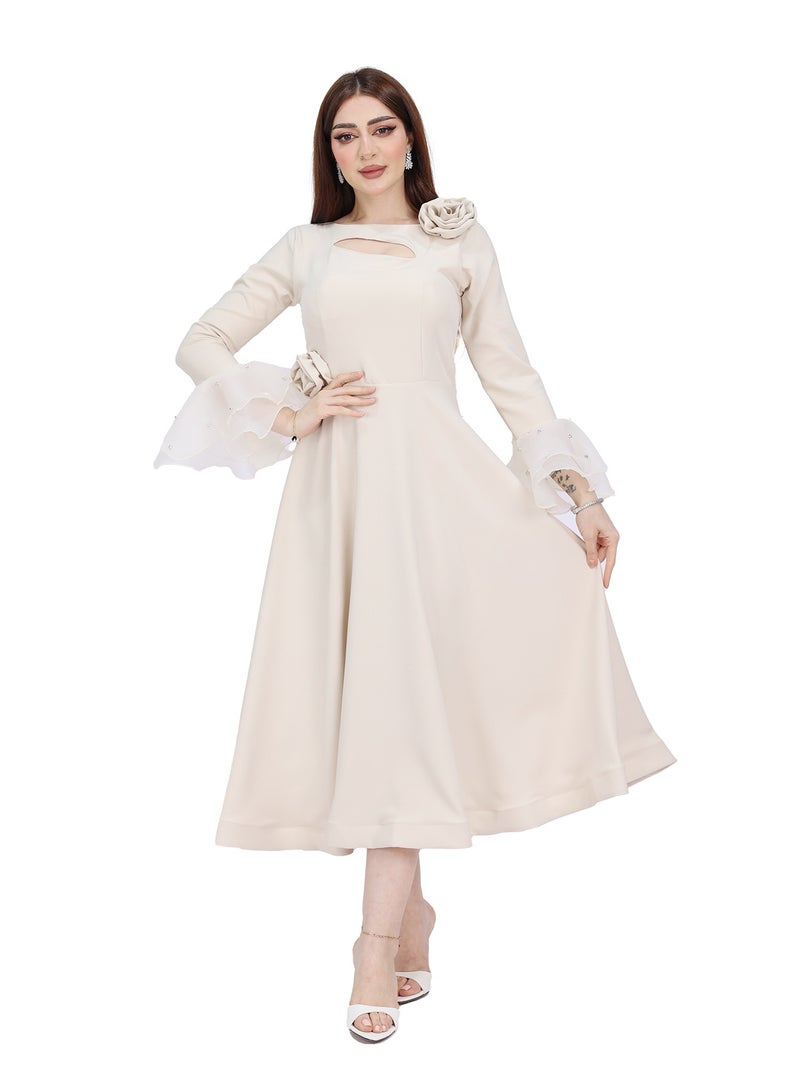 Modern Design A short luxurious elegant occasion dress for an eyecatching look Shine with a charming look with a luxurious occasion dress with a modern and elegant design  - Image 1