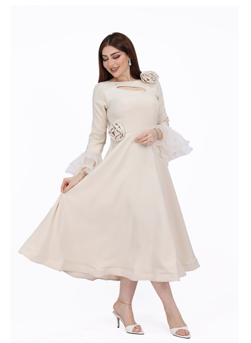 Modern Design A short luxurious elegant occasion dress for an eyecatching look Shine with a charming look with a luxurious occasion dress with a modern and elegant design  - Image 3