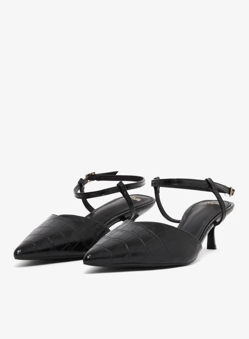 ستايلي حذاء بكعب قطة وملمس جلد تماسح