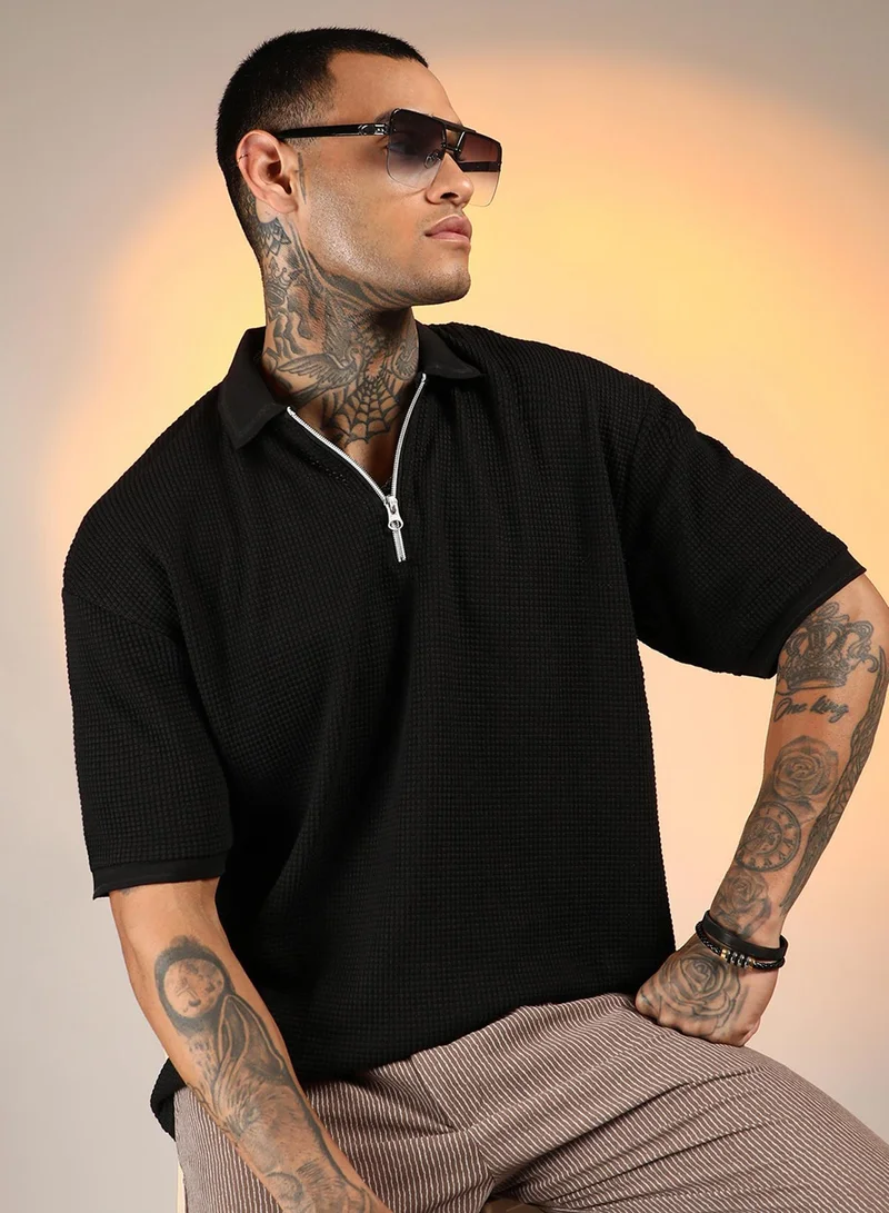 كامبوس سوترا تيشيرت بولو رجالي أسود أونيكس بنقشة وافل دقيقة للملابس الكاجوال بياقة بولو وأكمام قصيرة وإغلاق بسحاب نصفي بتصميم مريح للارتداء اليومي