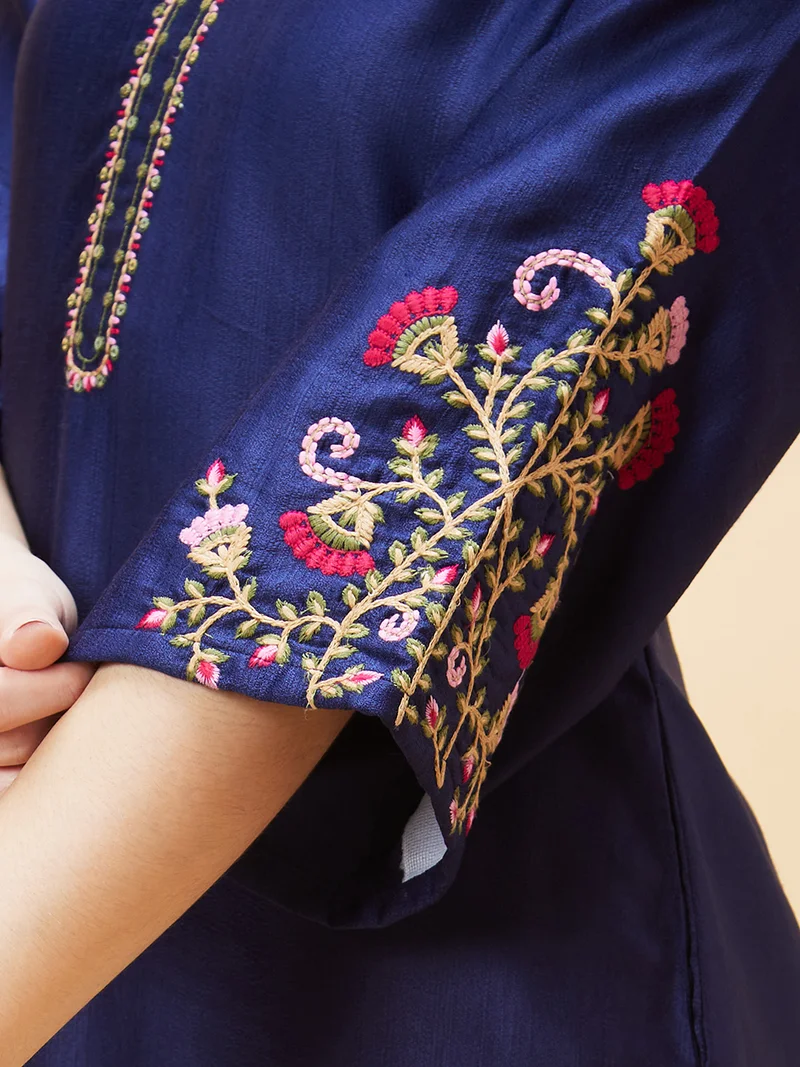 globus Globus Women V-Neck Floral Embroidery A-Line Festive Kurta