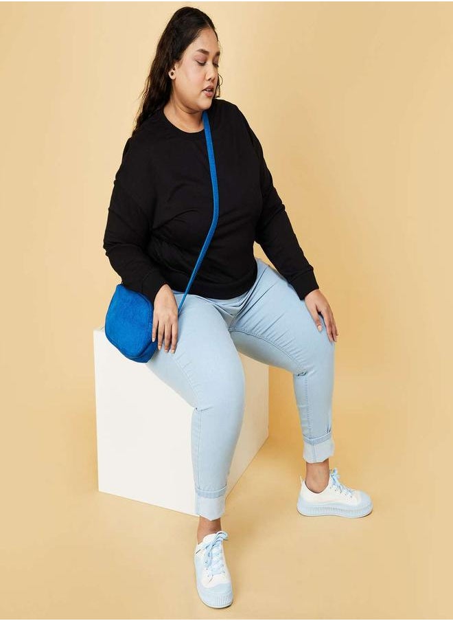 Kotty Solid Regular Fit Round Neck Sweatshirt by Styli  - Image 3
