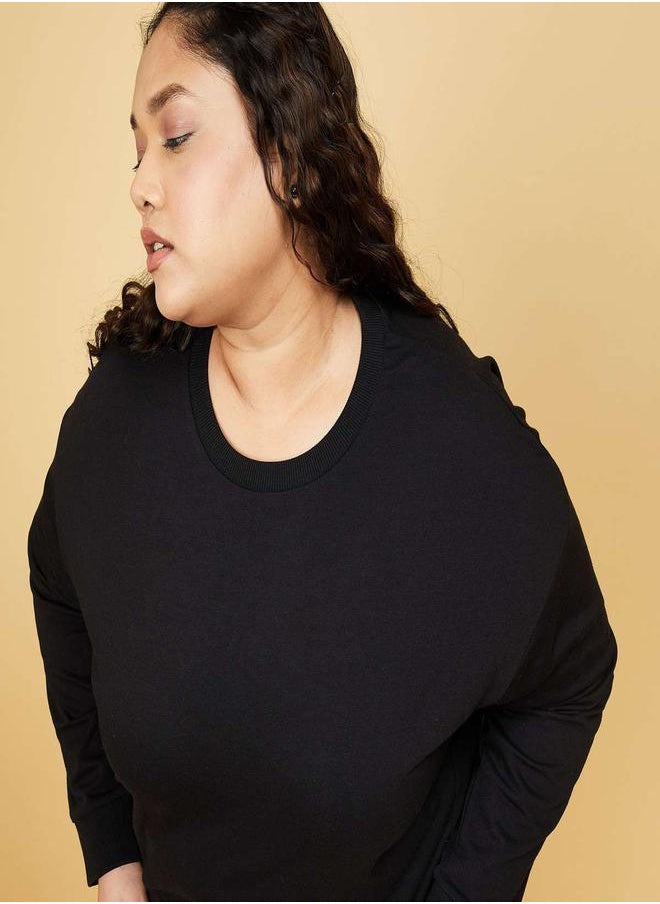 Kotty Solid Regular Fit Round Neck Sweatshirt by Styli  - Image 2