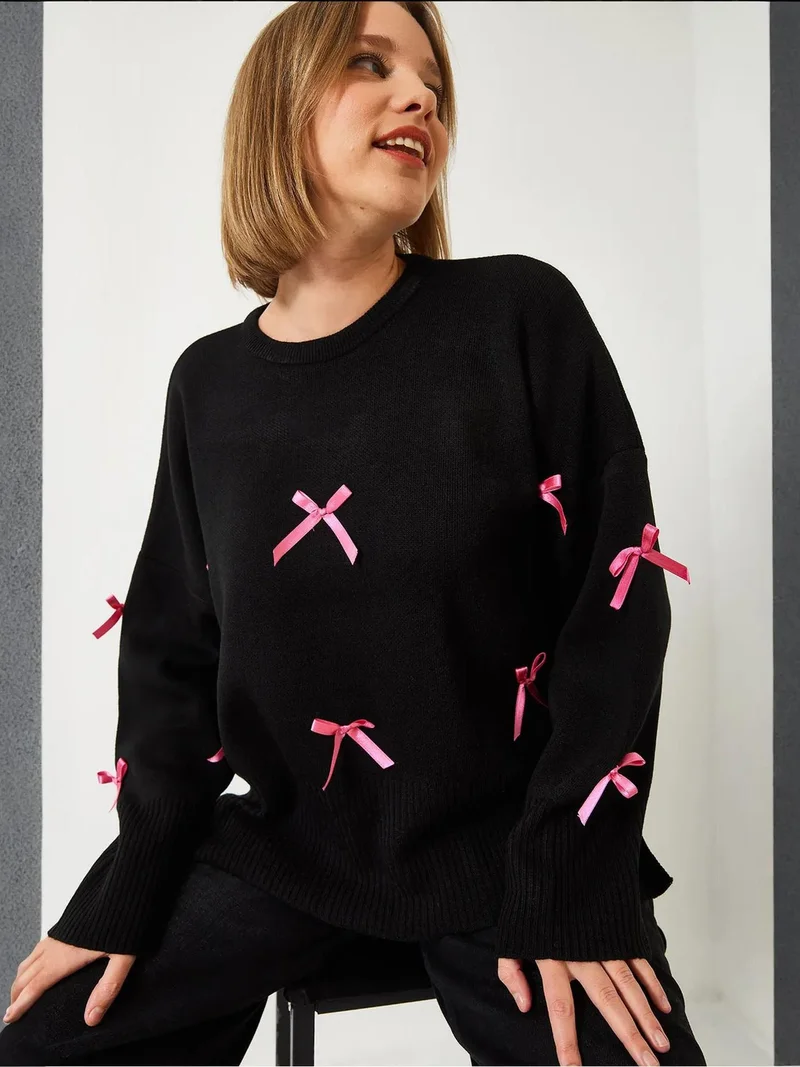 Bianco Lucci LUCCI Patterned Acrylic Crew Neck Sweater with Bow Detail