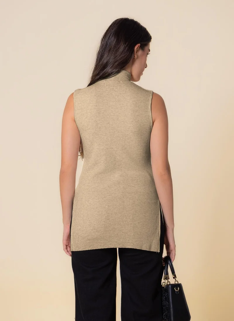 SHAPES HIGH NECK KNITTED TOP