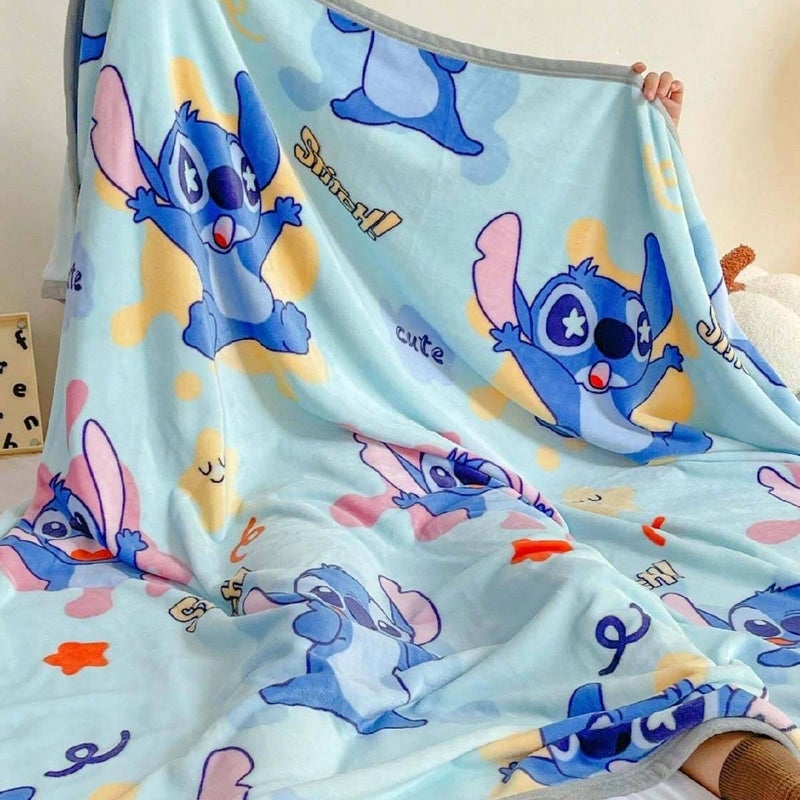 ستيتش بطانية محشوة من القماش المخملي بطبعة كرتونية من ستتش مزدوجة الجانب، بطانية قيلولة لرياض الأطفال، بطانية متعددة الاستخدامات (الحجم: 100 سم × 150 سم) - Image 1