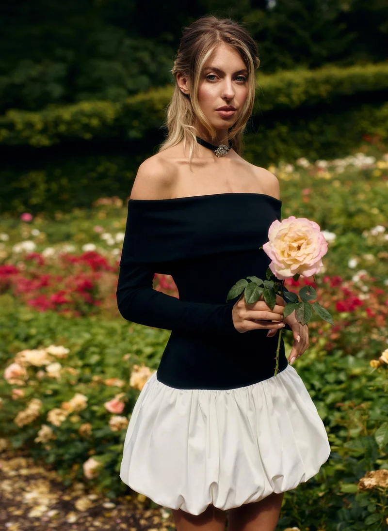 Lichi Mini dress with open shoulders and balloon skirt