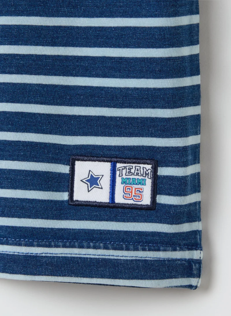 او في اس T-Shirt With Striped Pattern