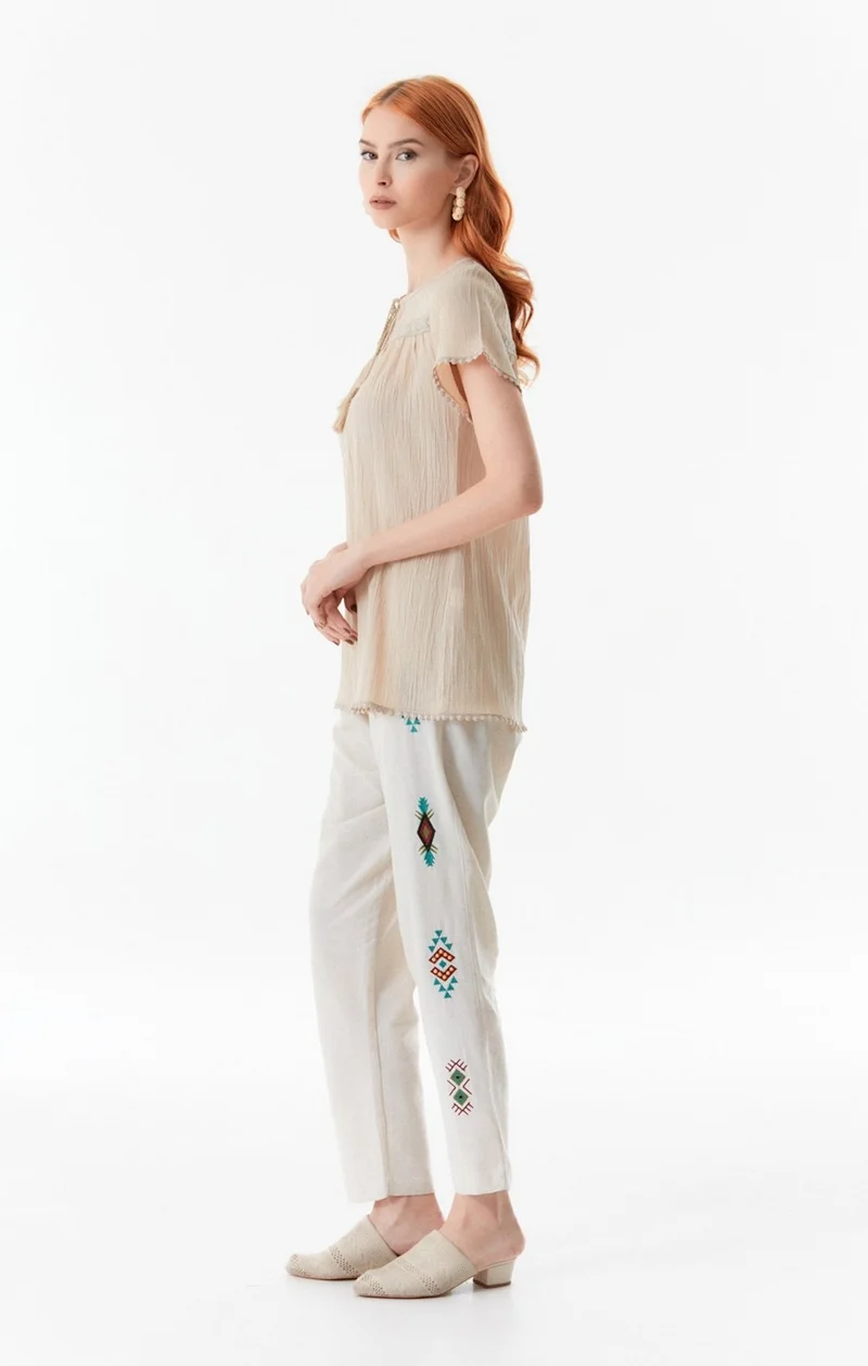 FullaModa Guipure Detailed Blouse with Tassel Tie Collar
