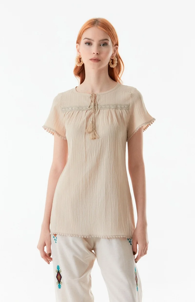 FullaModa Guipure Detailed Blouse with Tassel Tie Collar
