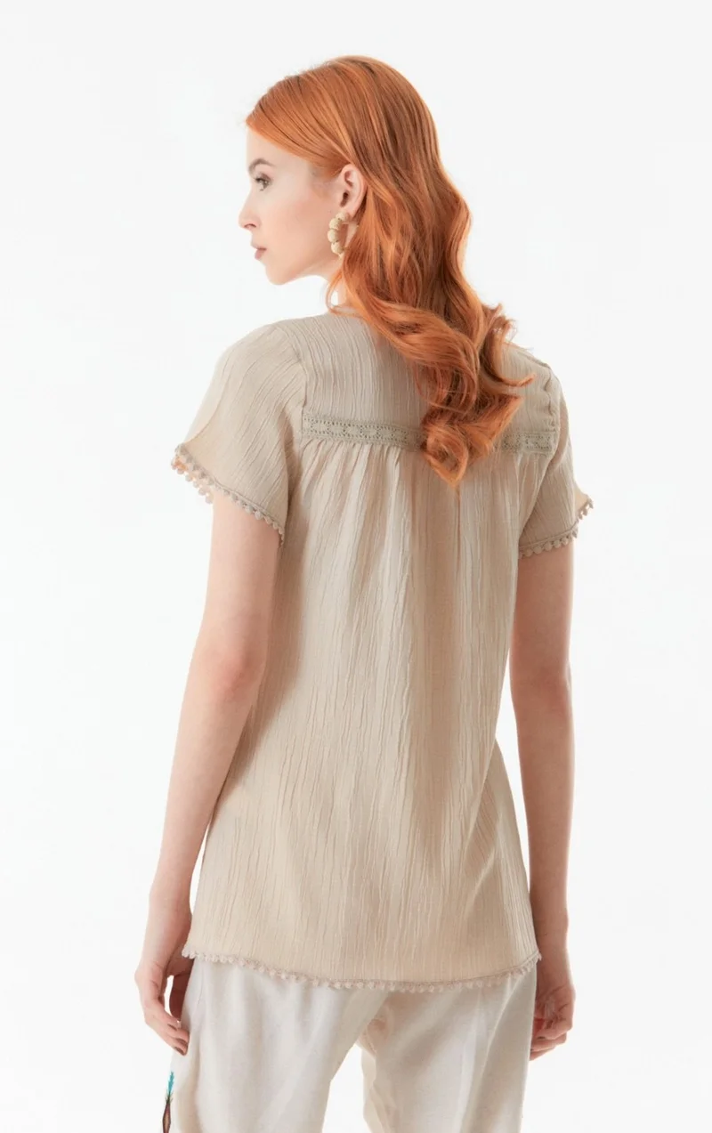 FullaModa Guipure Detailed Blouse with Tassel Tie Collar