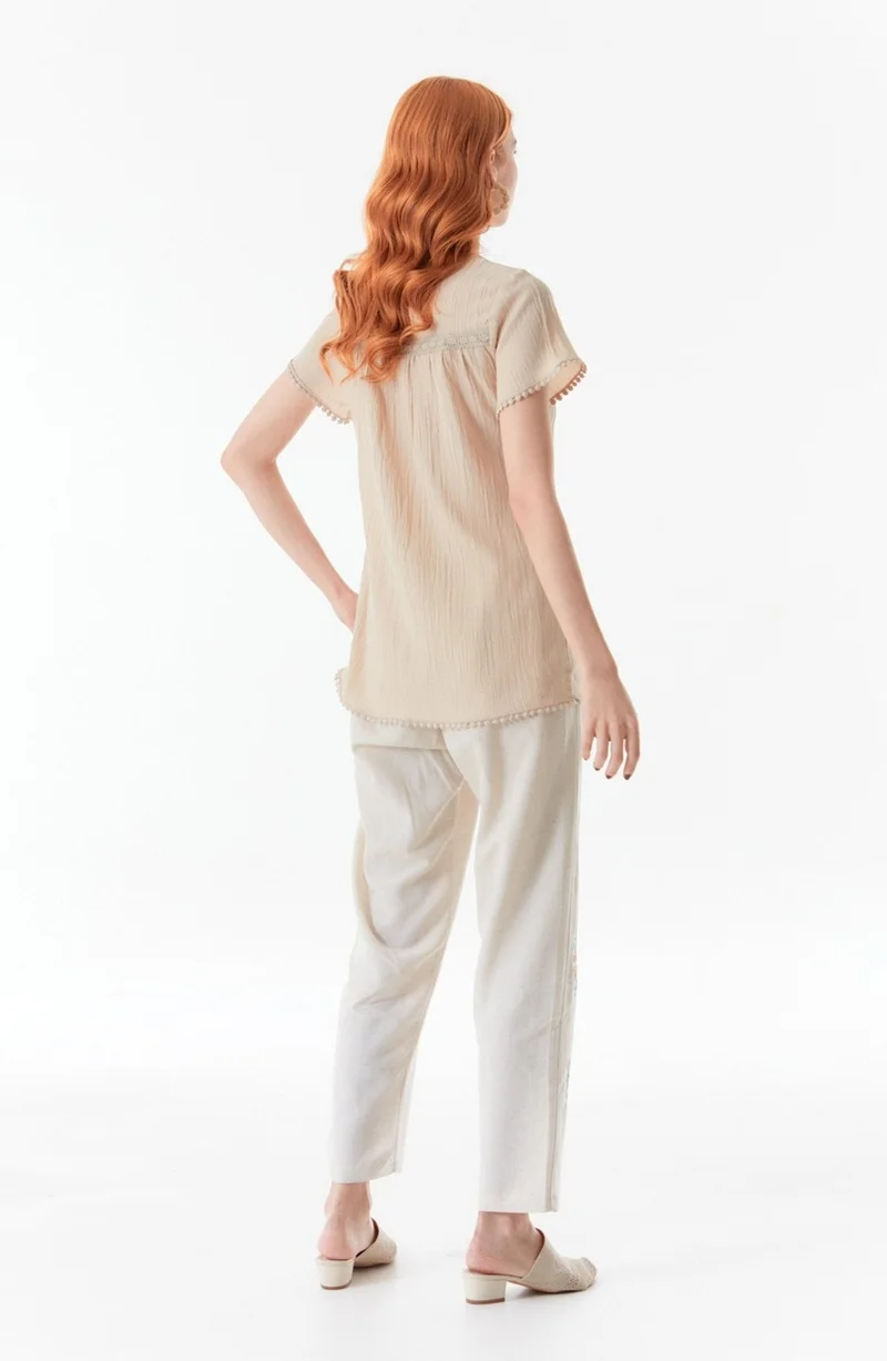 FullaModa Guipure Detailed Blouse with Tassel Tie Collar