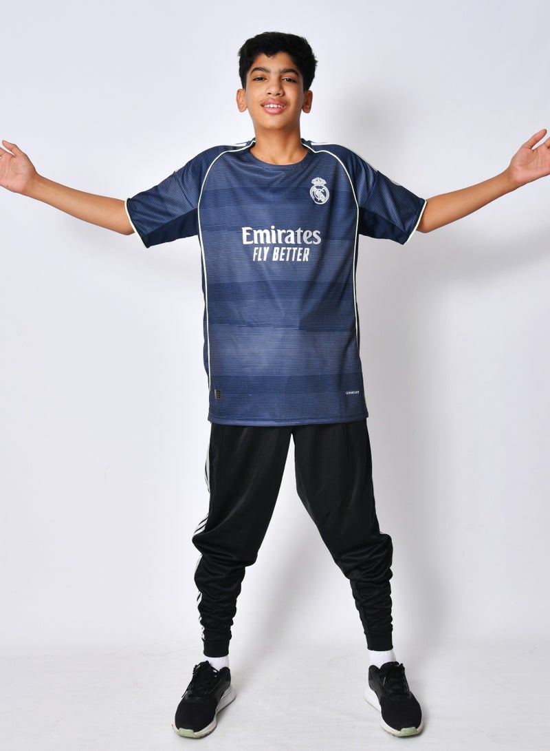 Real Madrid kit sport (T-shirt with pants) - Image 1
