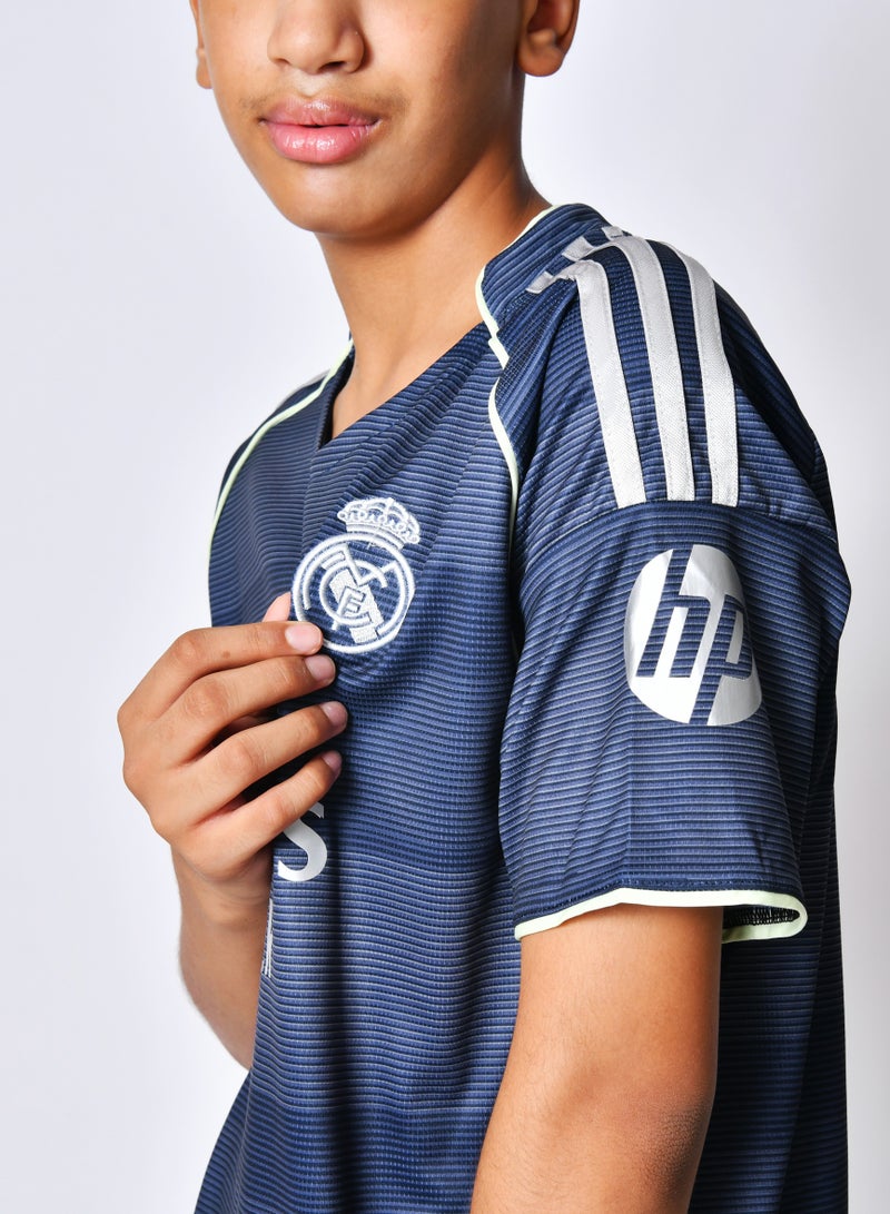 Real Madrid kit sport (T-shirt with pants) - Image 2