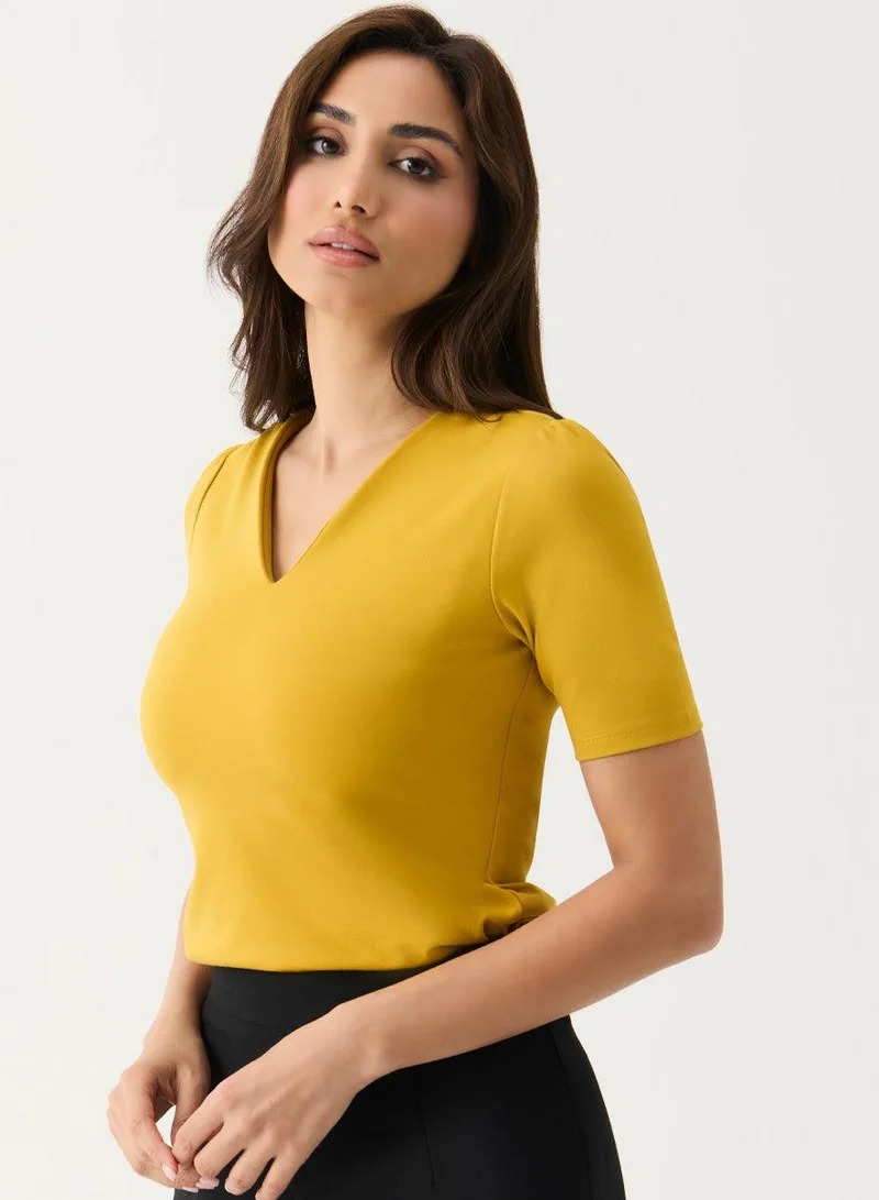 Zigzag Curve Vneck Mustard Top