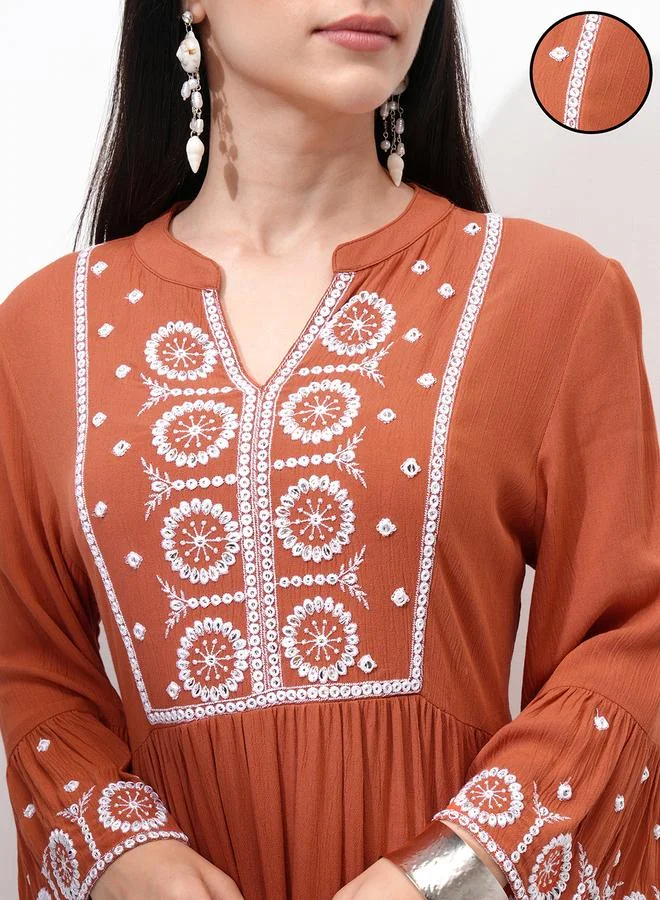فيشود فستان ميدي بأكمام طويلة مطرز من فيشود للنساء