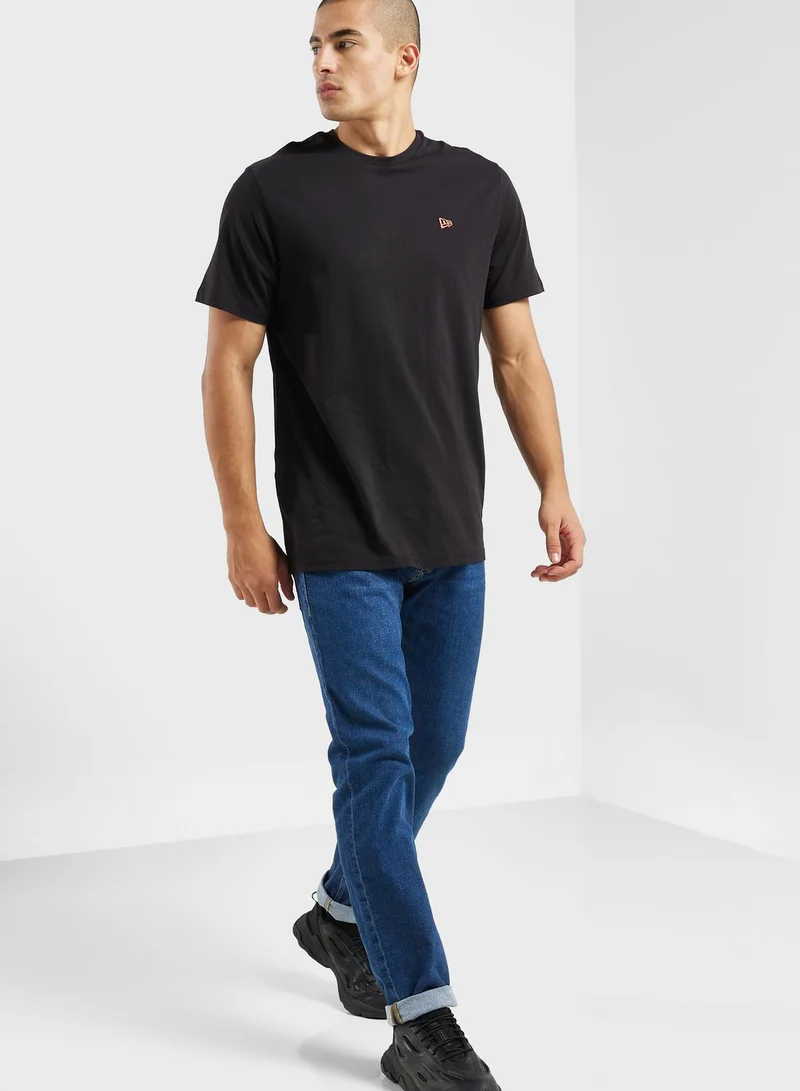 NEW ERA Dubai Skyline Graphic T-Shirt